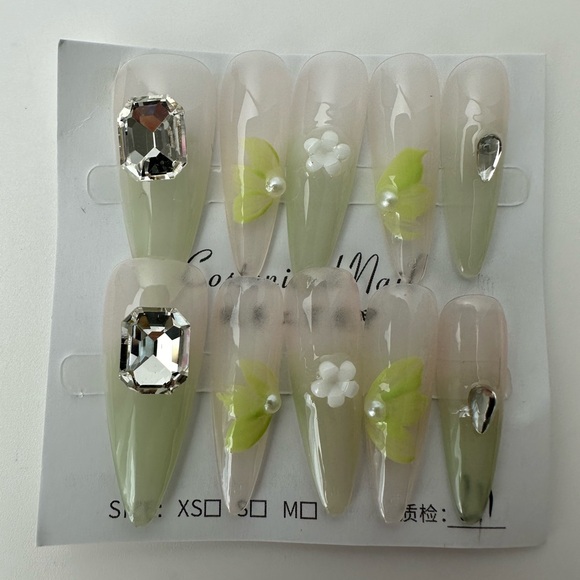 Handmade press on nails bundle of four sets size large - Picture 4 of 13